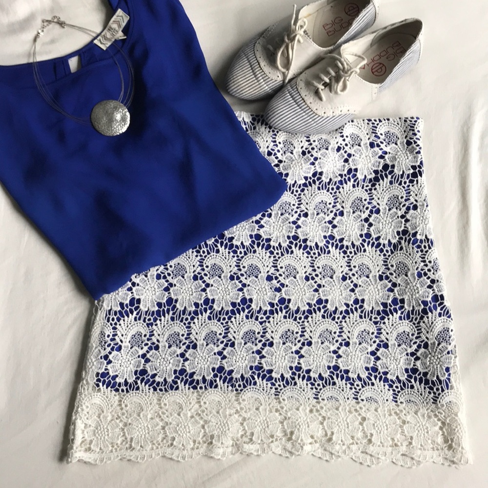 Francesca’s White Lace and Blue Satin Skirt M